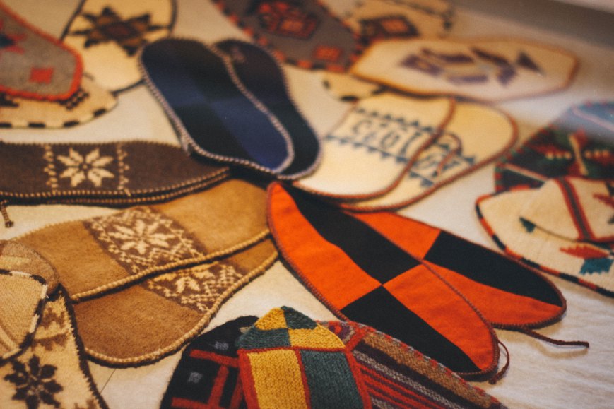 Knitted Icelandic insoles for traditional fish skin shoes - Image by Ella Gordon. Copyright Ella Gordon 2015.