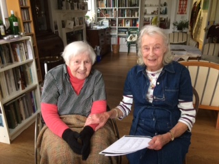 Dr Karen Finch and Kirstie Buckland, 2017 Knitting History Forum. Copyright Kirstie Buckland