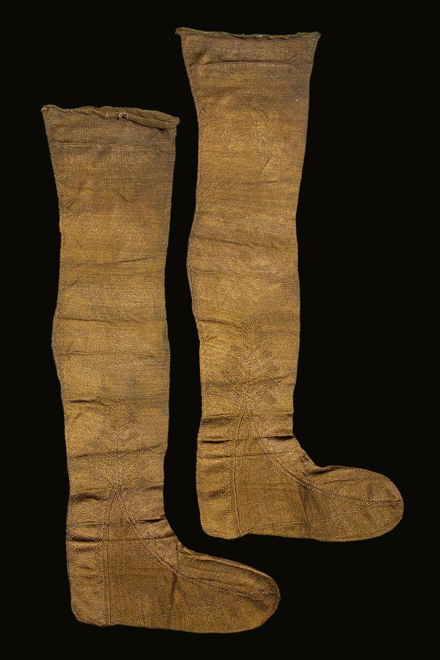 Textile Research Centre Leiden Seventeenth Century Silk Stocking Texel 2